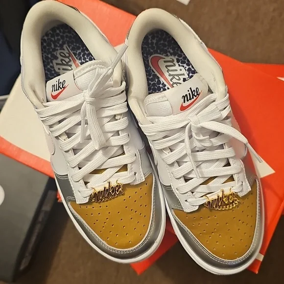 Nike Sneakers - Picture 4 of 5